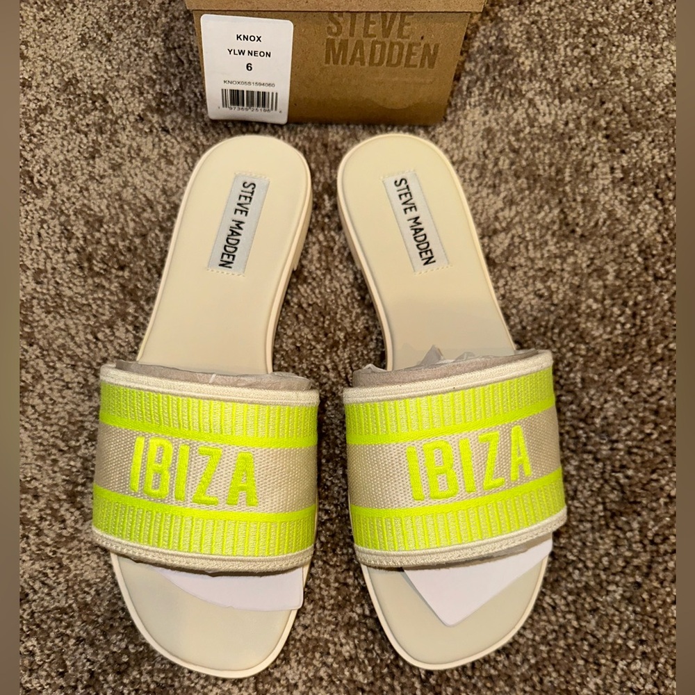 BRAND NEW IN BOX STEVE MADDEN IBIZA NEON YELLOW/TAN SLIDES SIZE 6 Womens